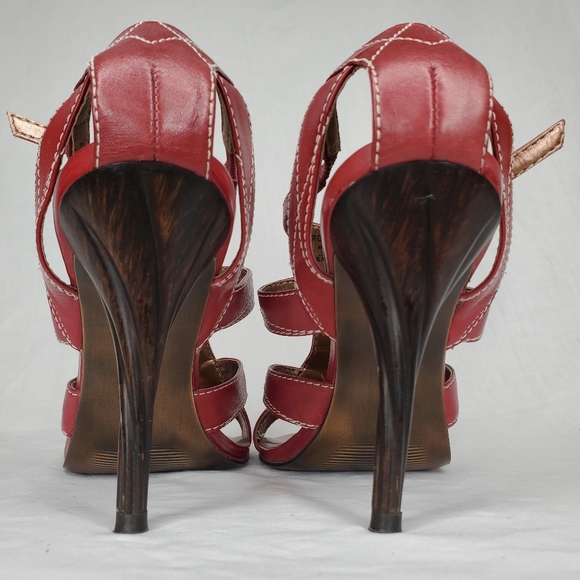 28) CAROLS SANTANA Red Prodigy Strappy Twisted Wood Heels Sz. 9 - Picture 3 of 7